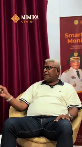 Kenapa ada Mimika Center? Dia pu tujuan apa? Trus, manfaat deng dampak buat katong semua di masyarakat ini macam mana? Semua pertanyaan itu su terjawab lengkap dan jelas di podcast bersama Bapak Bupati Mimika @johannesrettob  Ini informasi penting e, wajib nonton! Cek full episode langsung di YouTube Papua Digital Media @papuadigitalmedia. Jang lewatkan e! 🔗 Link ada di sini: https://youtube.com/@pdmofficialpapua?si=cTGmVfbQa2HYhSHC #MimikaCenter #PodcastMimika #PelayananMasyarakat #PapuaDigitalMedia