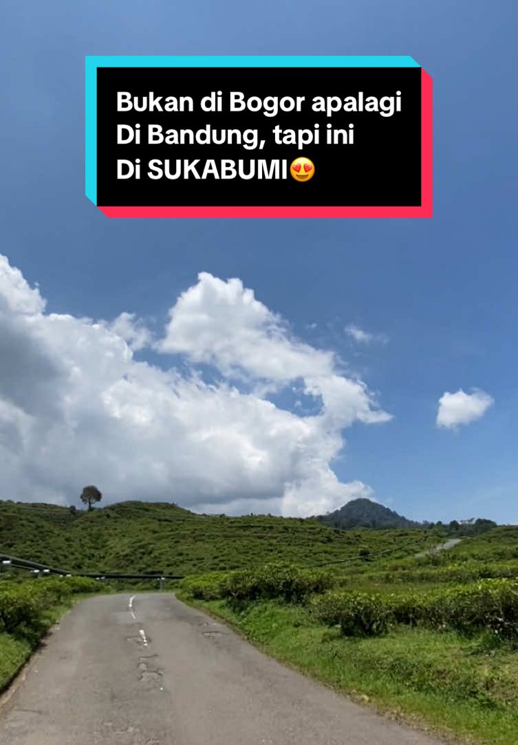 Waah sukabumi juga punya tempat seindah ini lohh😍 ga kalah indaah dari bandung/ Bogor😍 puncaknya sukabumi niihhh😍warga sukabumi udh pada tau belum tempat ini😁 #sukabumi #holipetsukabumikabandungan #puncaknyasukabumi 