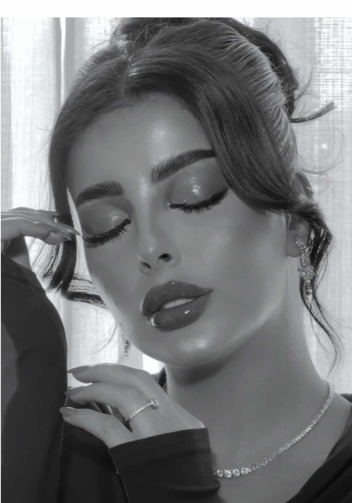 Eyes don’t lie…💫 Makeup by: @نـونـا أرتسـت💄  #kuwait🇰🇼 #model #makeup #الشعب_الصيني_ماله_حل😂😂 