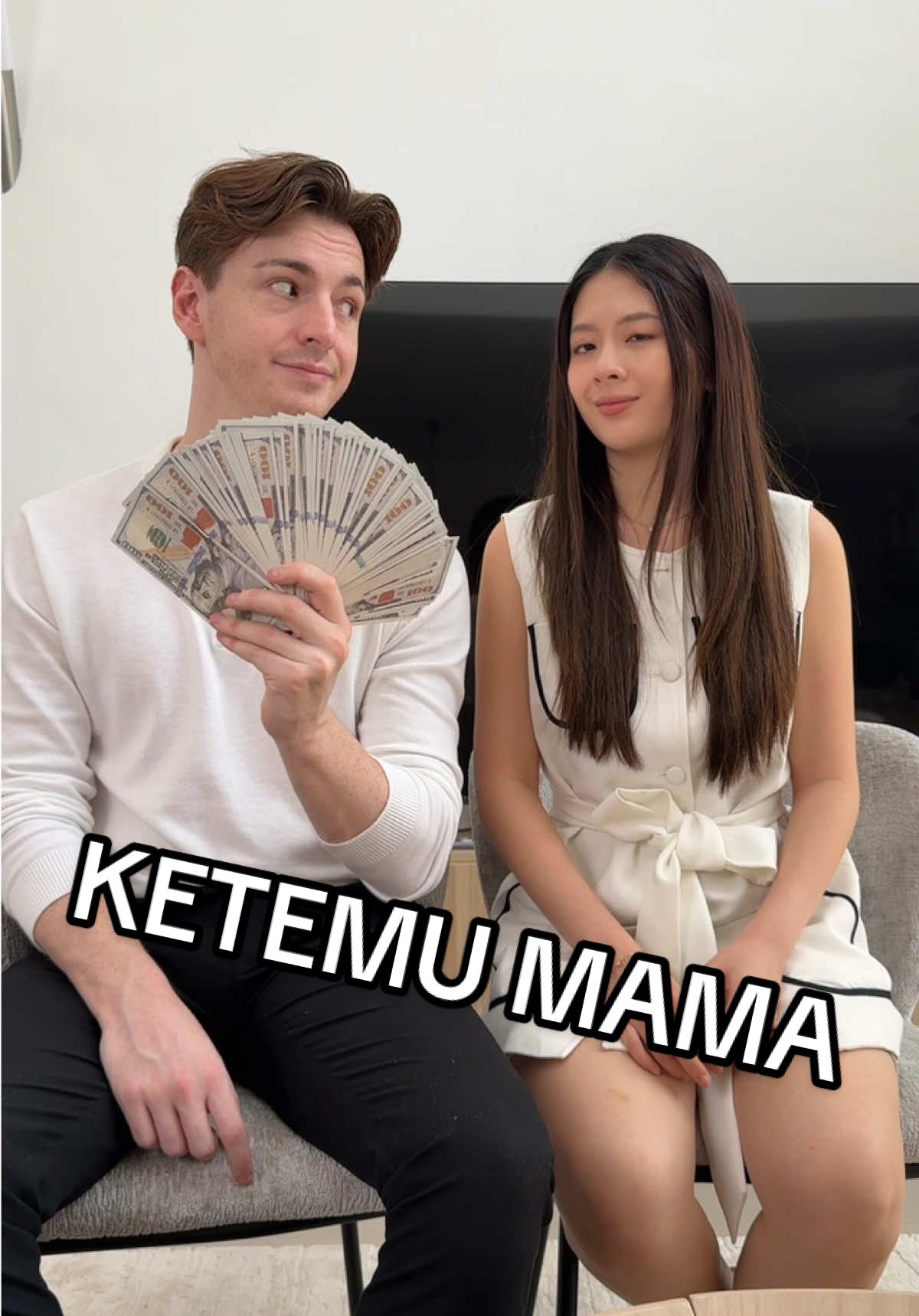 kalo kayak gini, siapa yang salah ya? 😭 #cicimasbule #pacarbule #skits #funnycouple #AQUADULU 