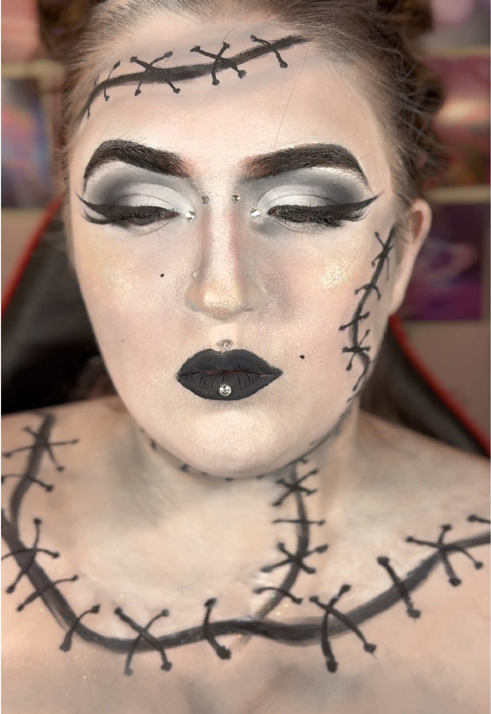 🧟‍♀️✨  @NYX Professional Makeup the brow glue + glitter + buttermelt highlighter  @ColourPop Cosmetics blowin smoke eyeshadow palette  @L.A. Girl Cosmetics white pro concealer & foundation mix  @elfcosmetics hd setting powder  @Anastasia Beverly Hills liquid liner  @tarte cosmetics tartelette tubing mascara  @LA COLORS Cosmetics white eyeshadow stick  @Mehron Makeup X @laurelcharleston palette  #makeup #halloween #makeuplook #halloweenmakeup #halloweenlook 