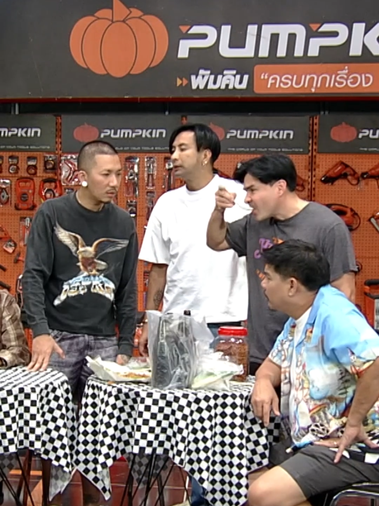 นั่งกันตั้งนานทำไมสั่งแต่ร้านอื่นคร้าบเนี่ย #ก็มาดิคร้าบ #โจ๊กเกอร์แฟมิลี่ #ตั๊กบริบูรณ์ #บอลเชิญยิ้ม #นุ้ยเชิญยิ้ม #แจ๊สชวนชื่น #หลุยส์ชวนชื่น #workpoint23