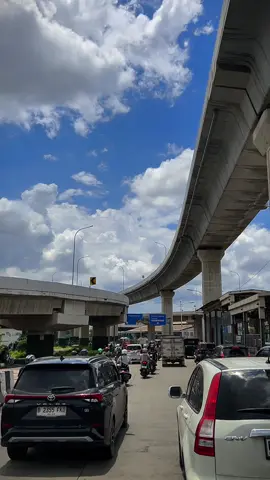 Helm putih kenapa tuh ?  Semua videoku original boleh di ambil buat suport bahan conteng creator pemula, engga follow atau ga support aku gpp kok , tetap di izinin. #fyp #foryoupage #mediawb #jakarta #jakartatimur 