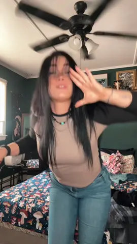 SATURDAY VIBES BESTIES.. god the ghosts this halloween szn are crazy 👀🤣 —— #heeyitslil #fyp #vibes #xyzbca #alt 