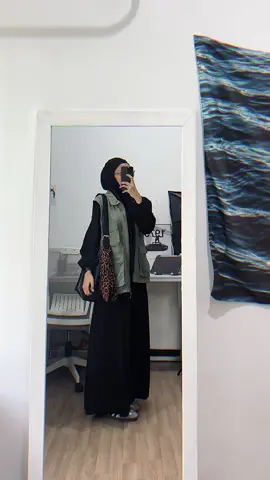 #CapCut #outfithijab #outfitideas #abayawithjeans 