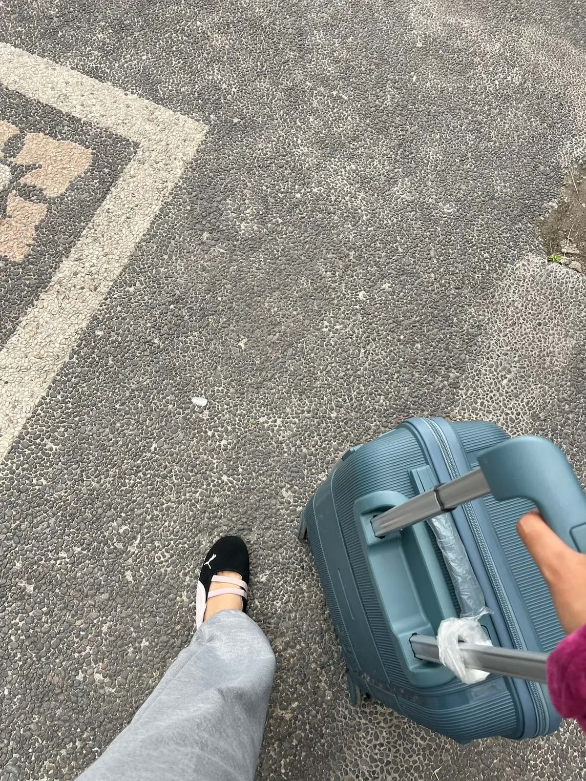 🧏🏻‍♀️
