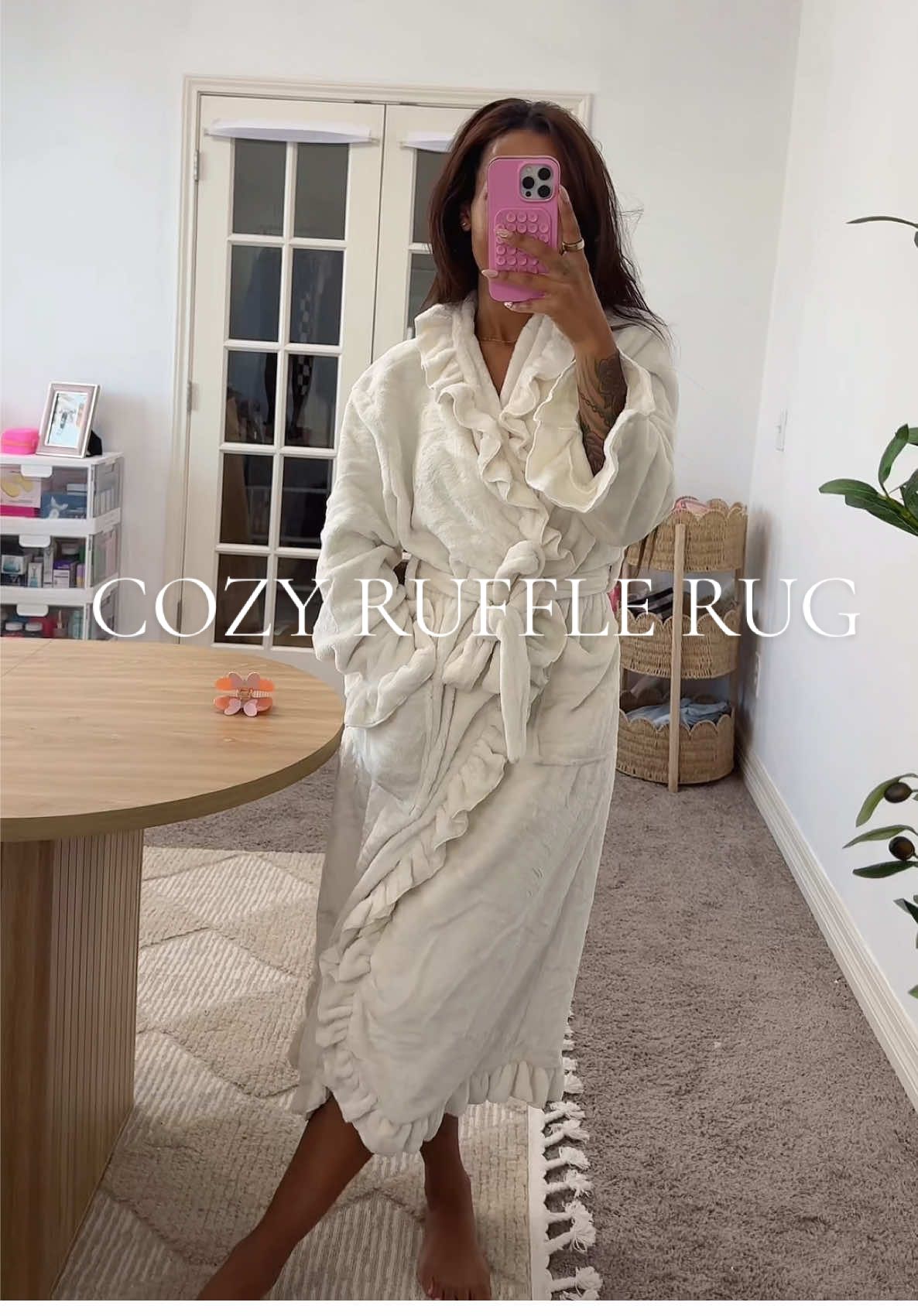 This robe feels like wrapping up in a cloud ☁️✨ The thick flannel fabric keeps you warm all fall and winter long, and the ruffle trim gives it that cozy-but-elegant look. Perfect for slow mornings, self-care nights, or holiday lounging for under $32! #giftideas #holidaygifts #robe #cozyvibes #giftsforher 