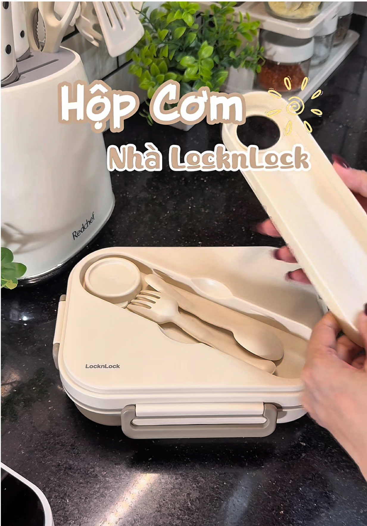 Hộp cơm nhà LocknLock rất an toàn khi để đồ ăn.. có 5 ngăn tiện sử dụng nè 🥰 #TiệmnhàMiMây  #giadungtienich  #locknlock  #hộpcom  #xuhuong 