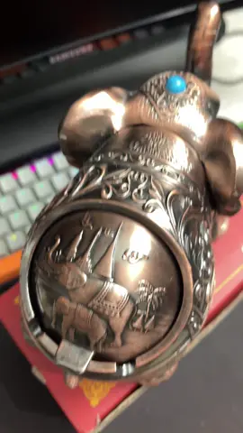 Asbak mewah bentuk gajah terbuat dari logam, bagus untuk pajangan. #asbaklogam #asbakgajah #asbakmewah 