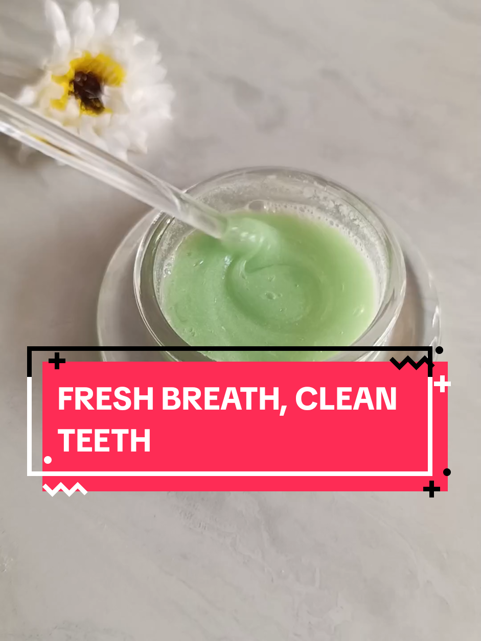 Teeth whitening with baking soda. #teethwhitening #oralcare #naturalremedy #naturalrecipe 