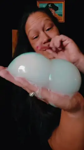 I be goin hard 🙌🏾 🫧 #Arttok #bubbleart #artistsoftiktok #blowbubbles #TheBubbleQueen 