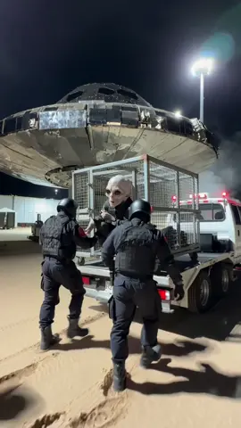 Military Arrests Alien at Area 51 After UFO Landing #alien #aliens #area51 #UFOs #ufo 