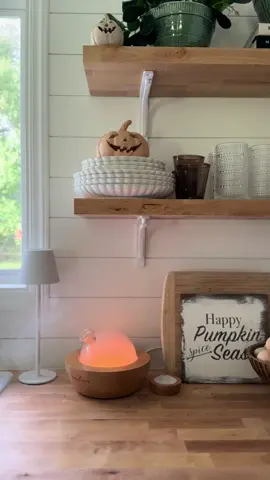 Happy Saturday! #saturdays #homedecorideas #timelessstyle #pumpkins #falldecorating 