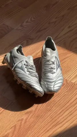 Mizuno is top • • • #mizuno #mizunomorelia #mizunoalpha #footballboots #soccercleats 