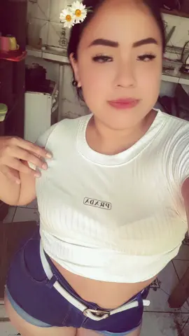 no responde pero siempre tira un like👍🥰🥰🥰#fypシ゚ #tiktokviral #hyp 
