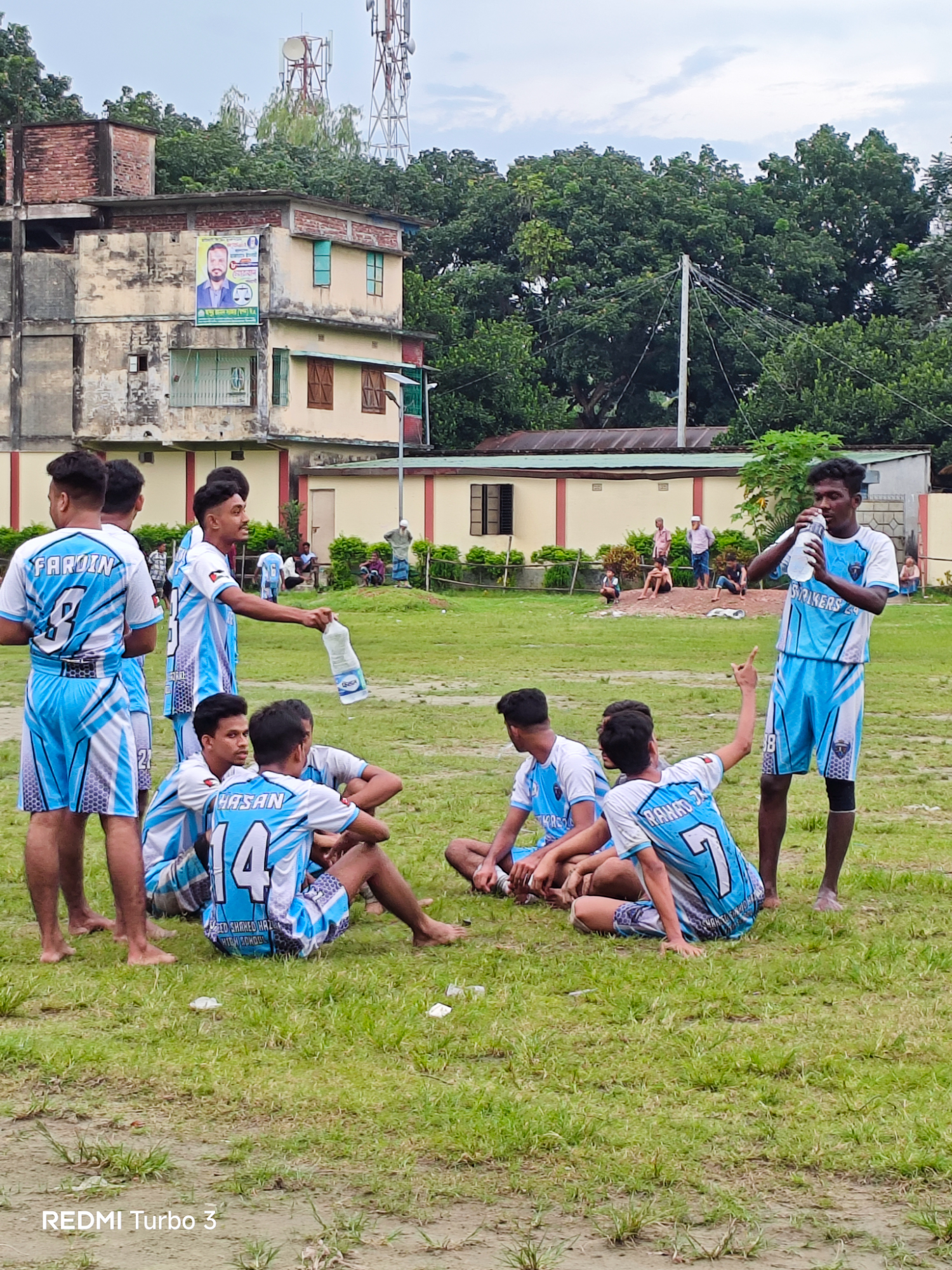 Strikers 24 lost 0 (2) – 0 (3) to Golden Friend 21, who advanced to the final. 💌💥#100kviews #viralvideos #viralvideotiktok @shamima_afrinomi @omoralwaysonfire07 #fypシ゚ #foryoupage