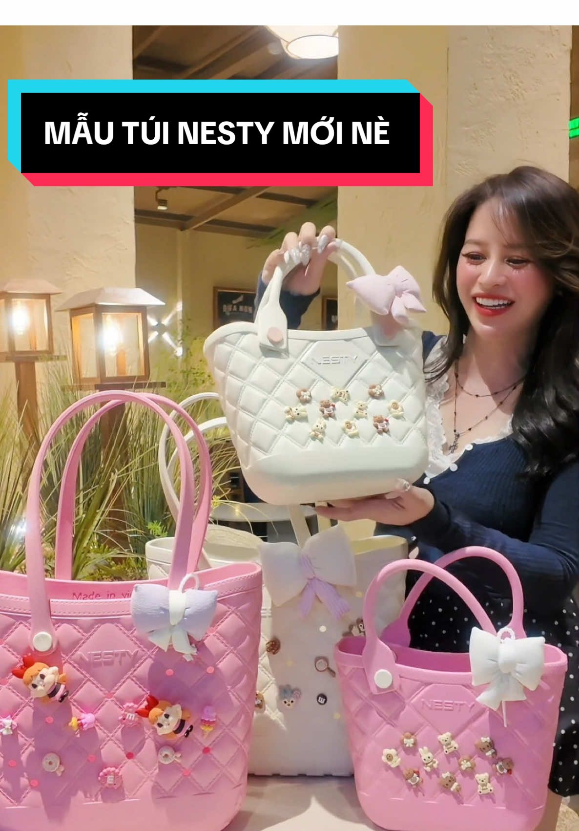 Mẫu túi mới nhà nesty. size to và size mini nè mấy bà. tănng charm hãng nhá #tui #nesty #tuinesty #tuinhua 