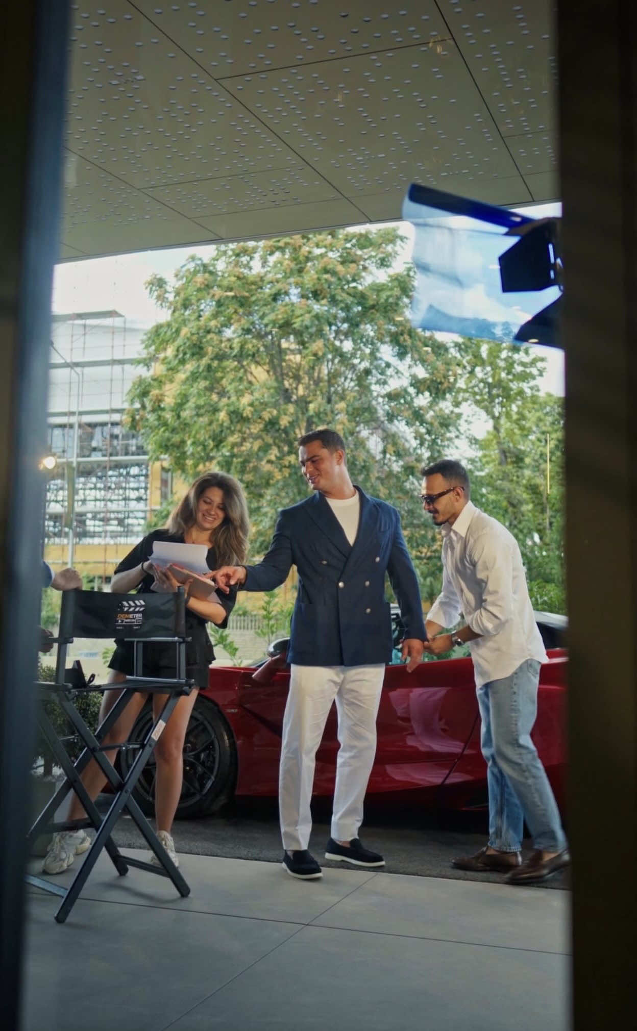 Un minut pe ecran. 72 de ore în culise.   Cam asa se naște un clip semnat @Demeter Media  