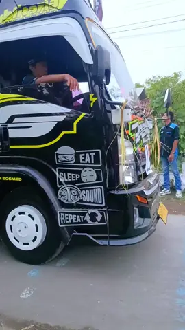 Karnaval salon horeg Kandang Sapi #brewokaudio #kandangsapi #horeg 