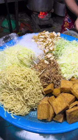 မော်လမြိုင်အသုပ်စုံ😋😋😋 #streetfood #မွန်ပြည်နယ် #မော်လမြိုင် #ပွဲစျေးတန်းလမ်းလျှောက်😜😜😜 #အသုပ်စုံ 