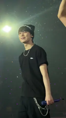 Sunoo joined this trend: #enhypen #sunoo #engene #walkthelineinsingapore #concert  