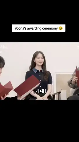 Lee Chaemin: Now, the grand prize for the 'Forever Jiyoung Generation' Actress Yeon Jiyoung. You are hereby awarded this certification of merit for making all viewers exclaim 