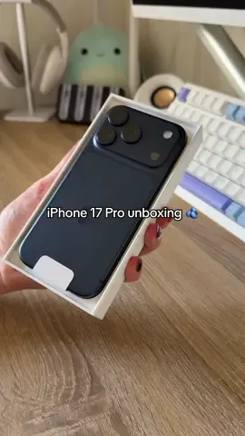 Sooooo obsessed with the Deep Blue colour on the iPhone 17 Pro 😍🫐 #iphone17pro #unboxing #iphoneunboxing #iphone17 