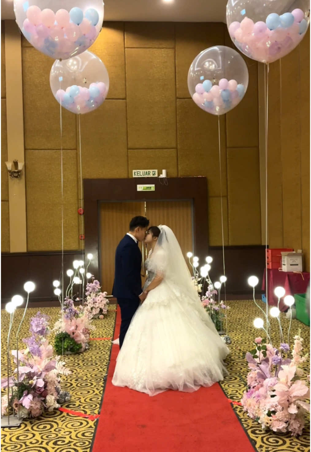 4pcs Sky Blast Balloons 🎈💕 ✅ Customizable balloon colours ✅ Adjustable bursting time  📍 One Destiny, Seremban 2 (04102025) Our Services ⬇️ ✔️ Sky Blast / Ground Blast Balloons ✔️ Cold Sparks Machine ✔️ Low Fog / Dry Ice Machine ✔️ Diamond Rain  ✔️ Gender Reveal Confetti Cannon 🇲🇾Coverage Area: 📌 KL / Selangor 📌 Semenanjung Malaysia 📌 Kota Kinabalu,Sabah #balloonblast #weddingballoon #weddingkl #popballoonwedding #balloonpoppingwedding #balloonkl #weddingdecokl