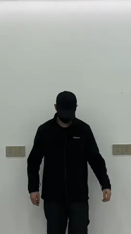 刚刚跟楼下大爷下棋 他把我帅吃了 怎么办？ 我帅死了 #户外 #探路者极光冲锋衣 #卷上珠峰的国货冲锋衣 #山人自有妙计 