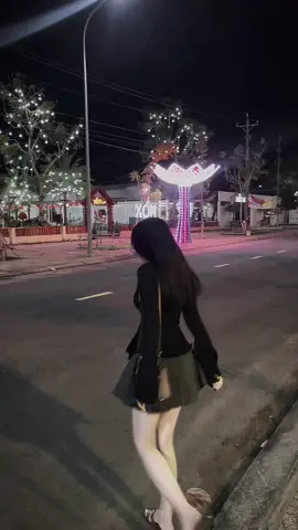 Trần gian luôn nghịch lý. Có thì không quý, mất thì xót xa