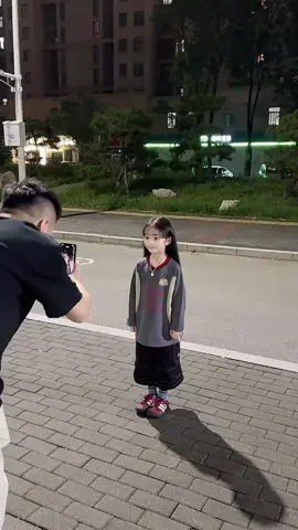 小小舞者的快乐时光👏👏👏#萌娃跳舞#活泼可爱#舞蹈女孩#美好瞬間#开心快乐每一天 