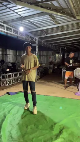 សមច្រៀង » បទ ទៅយកប្ដីបារាំង @Na Vin ❤️❤️