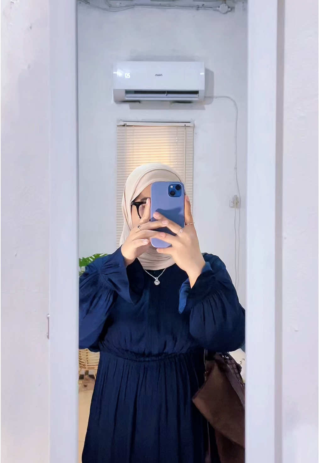 Pov cewe kalo ada kaca hihi #mirorselfie #ip13 #aesthetic 