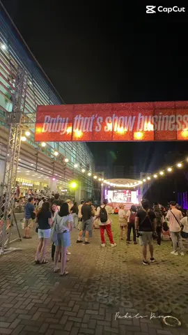The Life of a Showgirl Listening Party just kicked off! 🧡 Swifties are everywhere, singing, trading bracelets, taking photos, and just having the best time. The booths are lively, the music’s on, and the vibe is pure magic. So glad as a swifty mom I didn’t miss this! XoXo, Mommy Ai