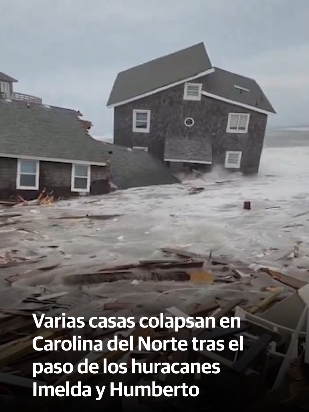Varias casas de la zona costera de Outer Banks de Carolina del Norte han sido arrasadas por el fuerte oleaje ocasionado tras el paso de los huracanes Imelda y Humberto. #carolinadelnorte #temporal #huricane #humberto #imelda #huracan