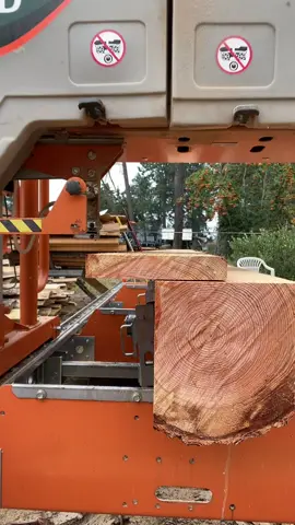 Log to lumber 👍🏼 #woodmilling #work #custom #DIY #fyp @Norwood Portable Sawmills 