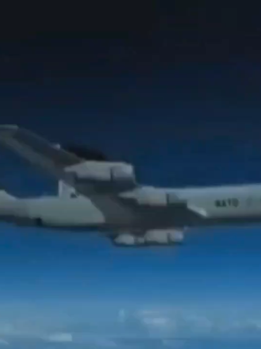 suprise em. // #fyp #hana #edit #retro #aviation #awacs #nato ##skoshigrp #serpentgrp