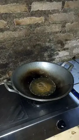 wajan hitam dan tungku hitamku #fyp #kontenkeseharian 