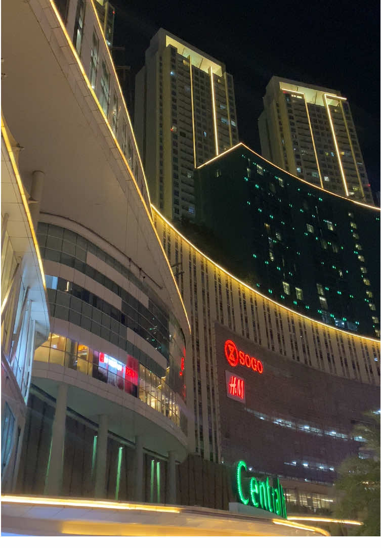 Video pemandangan kota Jakarta Central Park Mall Malam Hari Aesthetic Place Videos 4K HD Jakarta video random story Instagram WhatsApp video prank sehari hari. . . #fyp #jakarta #viral #jakartacity #viraltiktok 