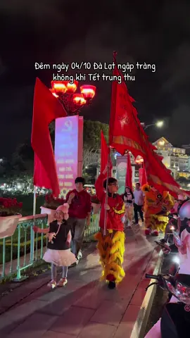 Đà Lạt hàng trăm con lân đổ ra đường chuẩn bị cho đêm rằm trung thu #dalat #trungthu #mualan 