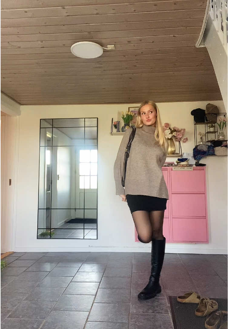 Love my purse #OOTD #outfit #fyp #purse #autumnoutfit 