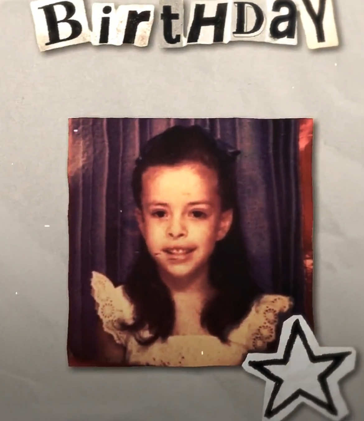 hoje é dia de CELEBRAR!!! me vejo pensando como esse ano você se tornou parte de mim de uma forma que eu nunca imaginei. como se, no meio do caminho, eu tivesse encontrado um pedaço que faltava em mim. tenho tanto orgulho de tudo o que você já viveu e conquistou: sua trajetória nos musicais, na carreira artística, e também na sua vida pessoal. ver você brilhar em cada em passo da sua jornada, com esse brilho lindo que tem, e ainda transformar tudo em arte é inspirador de um jeito que palavras nunca vão conseguir explicar por completo.  obrigada por ser quem você é, por existir, por tocar tantas vidas, inclusive a minha. sua alegria que tanto nos toca, sua voz que tanto nos emociona, seu olhar de carinho recíproco, tudo em você é luz. obrigada por compartilhar isso com o mundo e comigo. aquele abraço no evento da mac foi um dos momentos mais lindos e mágicos que já vivi, e que eu tanto precisava. ali, você me proporcionou algo que vou guardar pra sempre comigo. saiba que te conhecer foi o maior presente que pude ter!  feliz aniversário, fabiii! que esse novo ciclo de vida te traga ainda mais luz, amor, paz e realizações, porque você merece tudo de mais lindo dessa vida. 🩷🎂 @Fabi Bang  #41dafabibang #fabibang #wicked #fabibangedit #fyp 