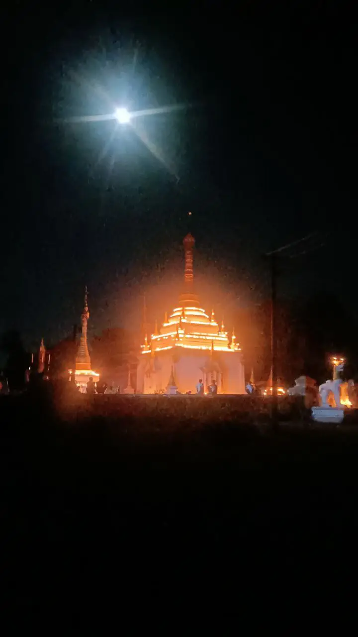 သူများတွေလိုတော့အတွဲပုံတွေမတင်နိုင်ပါဘူးဗျာ