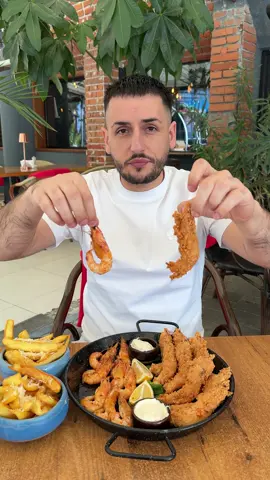 Nici o zi fara peste, fructe de mare si burgeri 🍤  #cinquebistro Satu Mare☎️0771-567.271 Oradea☎️0771-567.555 @glovo #frittomisto #caracatița #fishtodoor #pescobar 