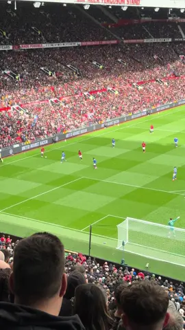 @Manchester United ARE 1-0 UP! @Mason Mount with the touch and BANG 😍 #ManUtd #Goal #PremierLeague #Mount #Finish 