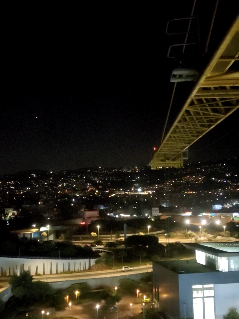 مافي شي بس تشجيع طالع الصبح الساعه 4  ع شغل 😂#🏗️ #توركرين #علوش #دير_الزور #fyp 