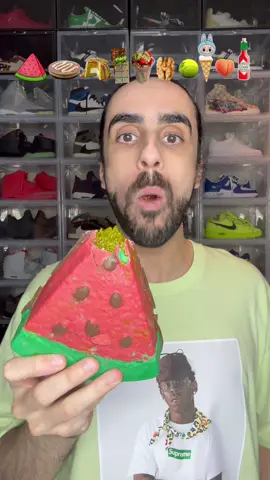 Food ASMR Eating a Dubai Chocolate Watermelon 🍉🍫  #food #asmr #eating #mukbang #satisfying 