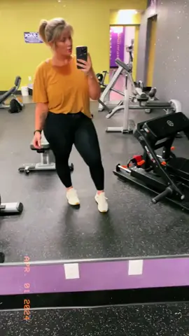 No April fools joke here- had to work legs today 😫 it has been a minute but it was a good one. #thickfit #legday #bodypositive #thick