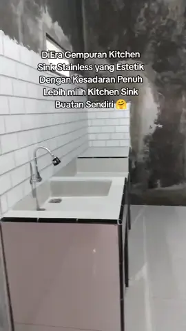 Kalian lebih Suka yang mana?  Ada yang samaan?  #kitchen #wastafelcucipiring #dapurminimalis #rumahidaman #kranangsa 