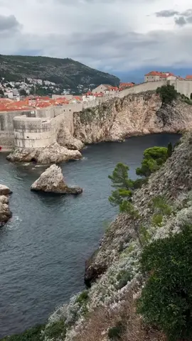 Welcome to King’s Landing 🏰⚔️ #dubrovnik #gameofthrones #aroundtheworld #solotravel #kingslanding 